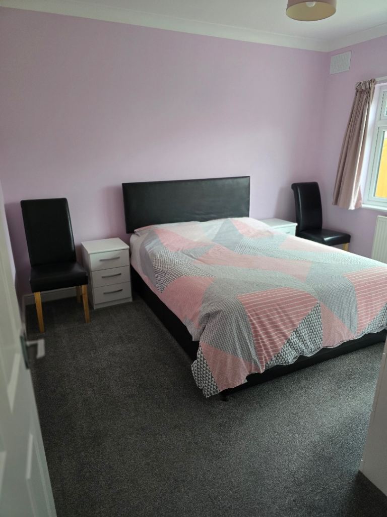 ROOM FOR RENT SINGLE FEMALE PREFERRED WESTCLIFF ON SEA ESSEX 