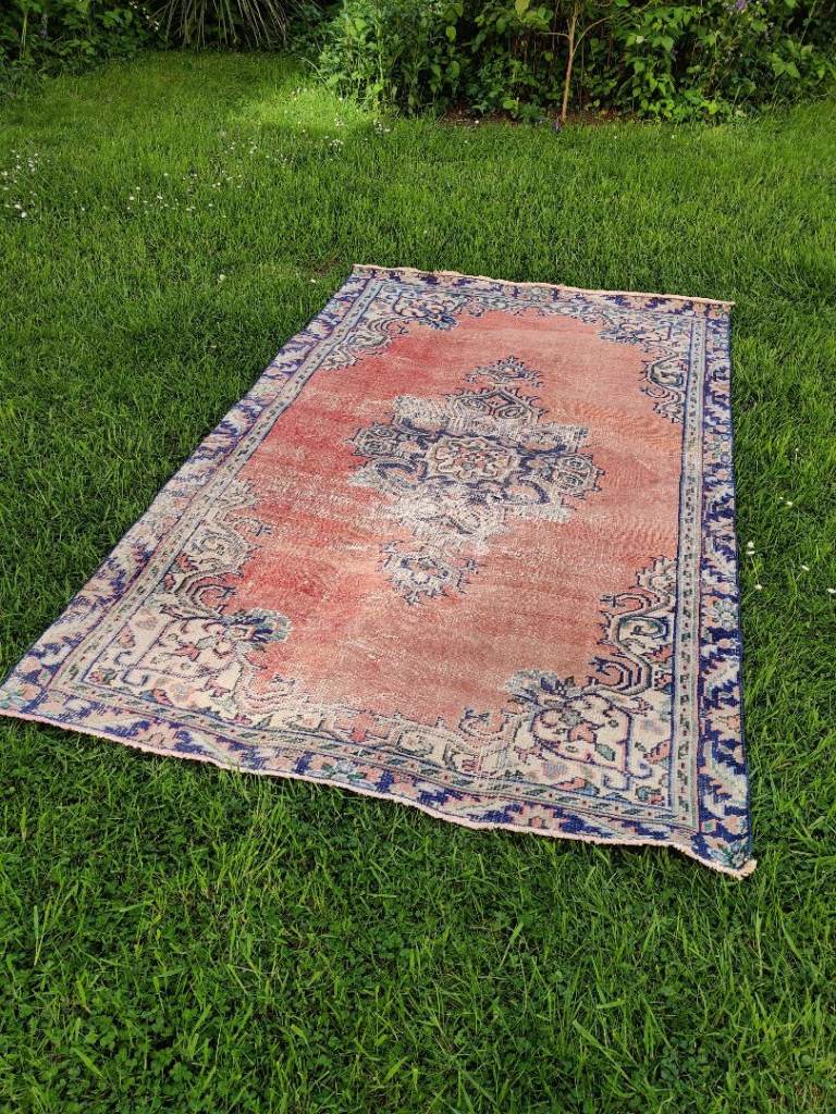 Beautiful Vintage Turkish Rug!