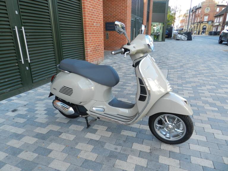 Vespa GTS 125 E5+