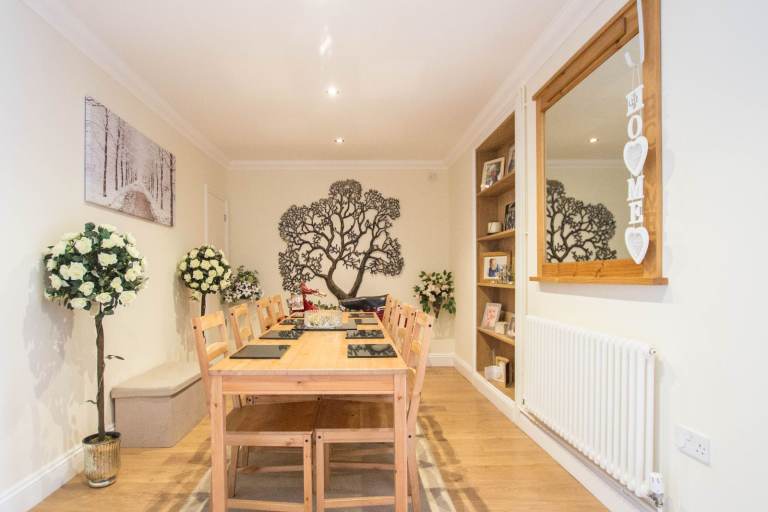 A nice large double room with easy access to anywhere