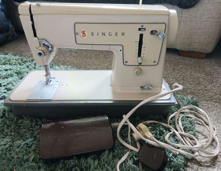 Singer 449 sewing machine 