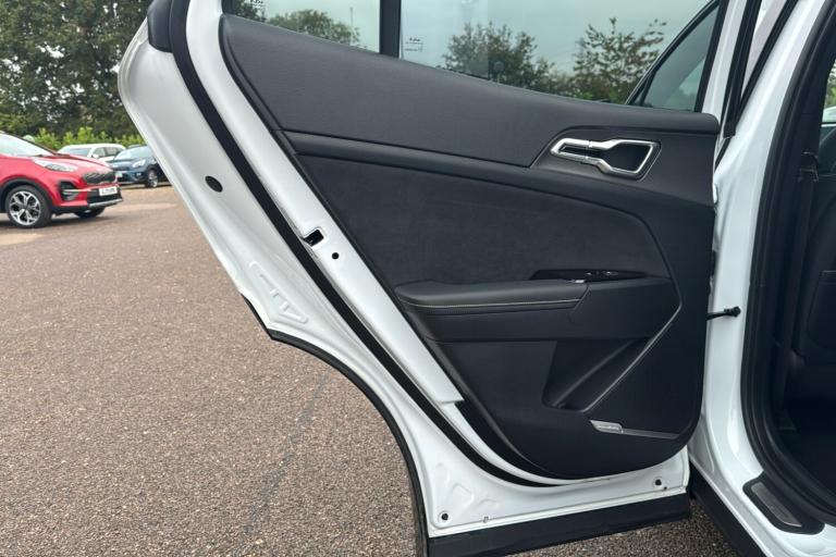  Kia Sportage 1.6 T Gdi Mhev Gt Line S Suv 5dr Petrol Hybrid Dct Euro 6 s/s 157