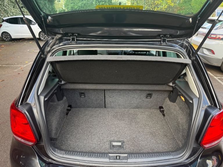 VOLKSWAGEN POLO Auto