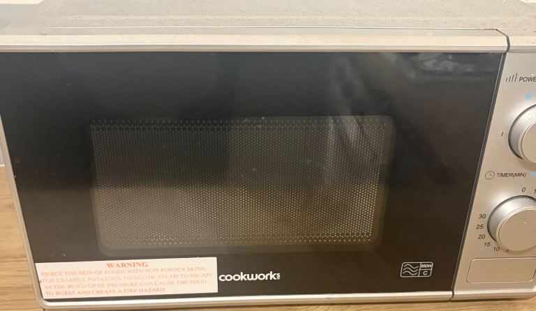 Cookworks microwave free to collect 