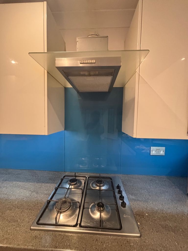 CANDY 4-Burner Gas Hob – Stainless Steel, Good Condition
