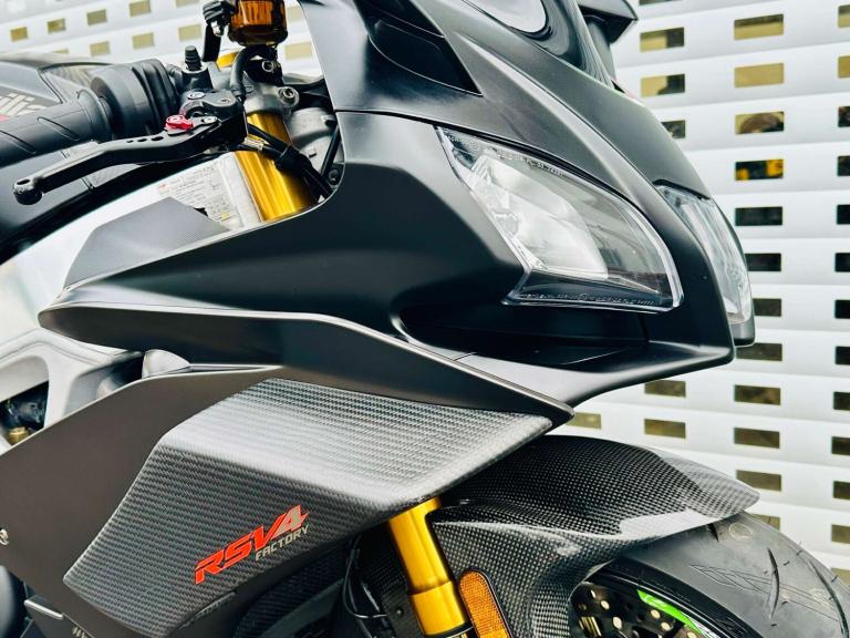 2019 Aprilia RSV 4 1100 FACTORY 1.1 RSV 4 1100 Factory Unlisted Petrol Automatic