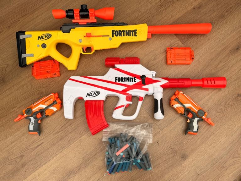 Great bundle of nerf guns and bullets