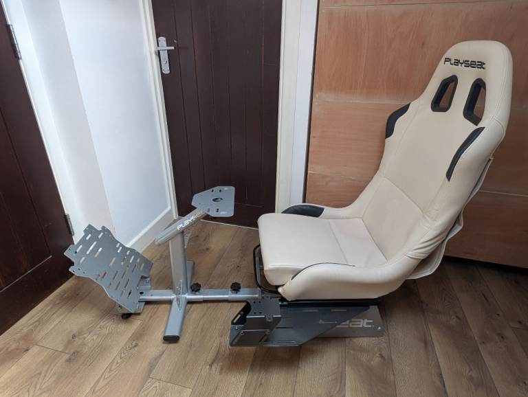 Playseat Evolution Racing Cockpit + Seat Slider + Gear Shifter Mount
