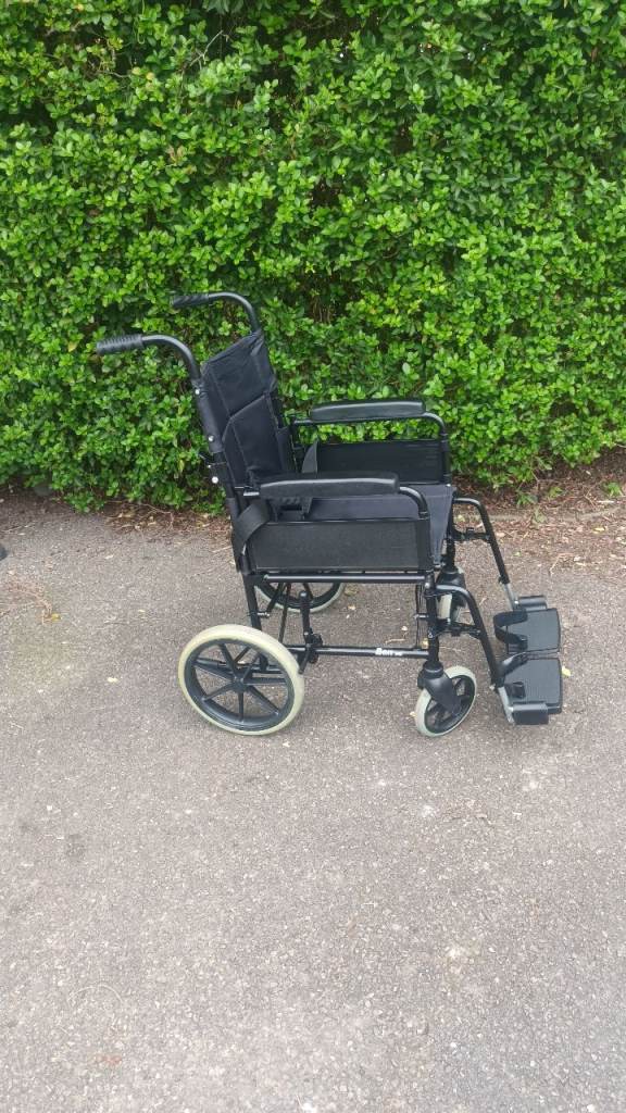 Invacare Ben ng Transit wheelchair 17"x17 "
