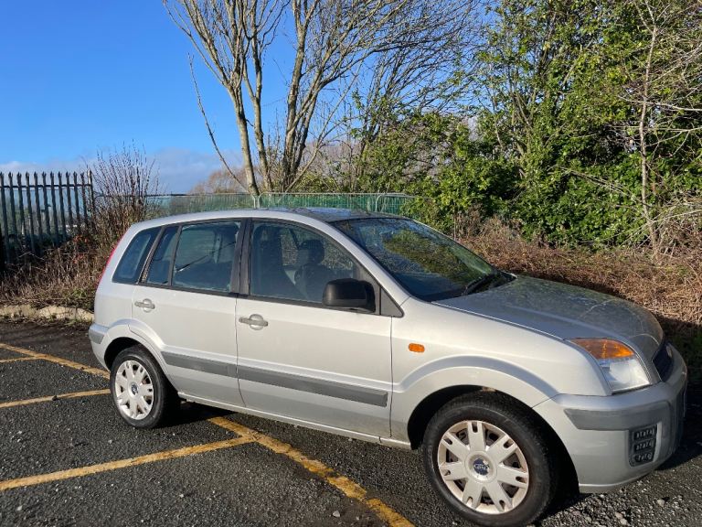 FORD FUSION 1.4 STYLE+ 60 REG SILVER 5 DOOR 12 MONTHS MOT LOW INSURANCE 45+MPG
