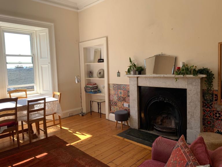 Large student friendly  four bedroom HMO Flat for rent East Preston Street