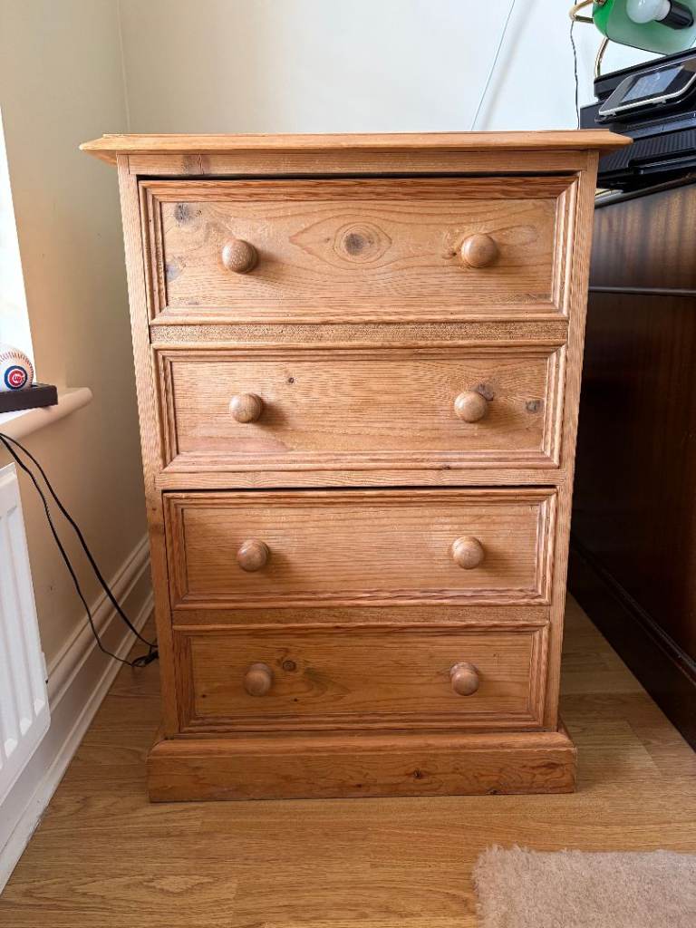 Solid Wood Chest of Drawers – Good Condition