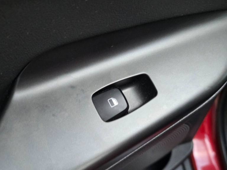 2019 Hyundai KONA 64kWh Premium SE SUV 5dr Electric Auto (7kW Charger) (204 ps) HATCHBACK ELECTRI...