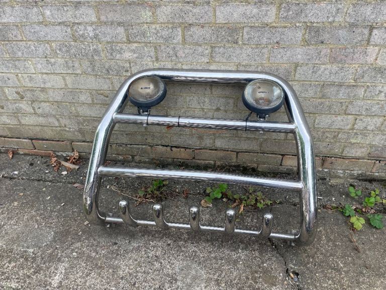 Nudge / bull bar with spotlights 