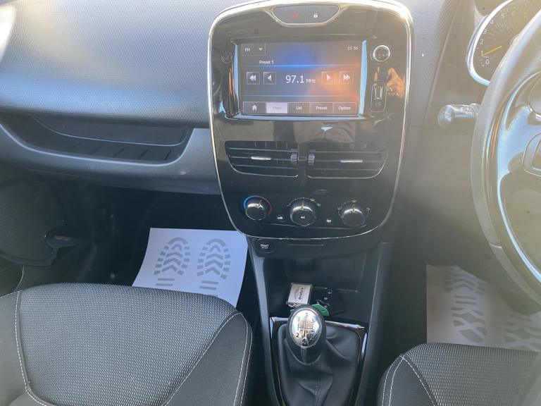 RENAULT CLIO 1.2 16V Dynamique MediaNav 2013