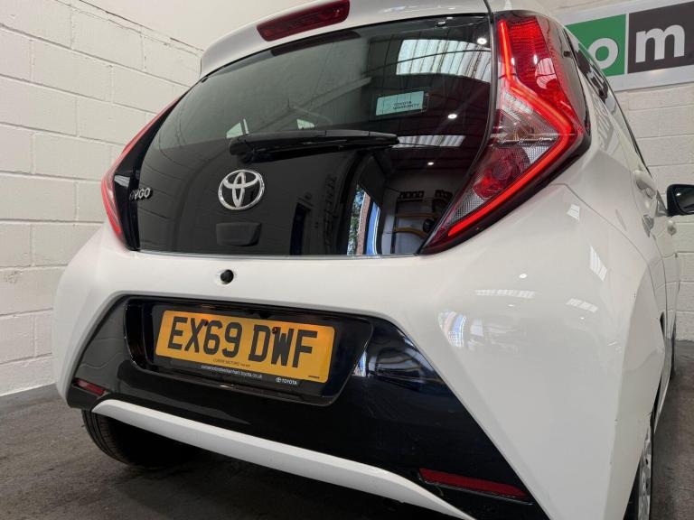 2019 Toyota AYGO 1.0 VVT-i x-play x-shift Euro 6 5dr HATCHBACK Petrol Automatic
