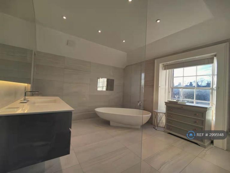 Studio flat in Coates Gardens, Edinburgh, EH12 (#2995148)