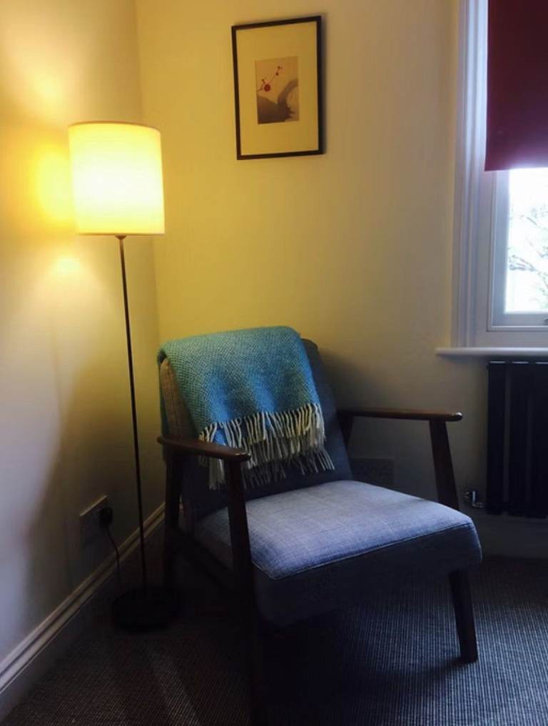 Calling all therapists: UKCP therapist seeks accommodation/therapy space last week of each month