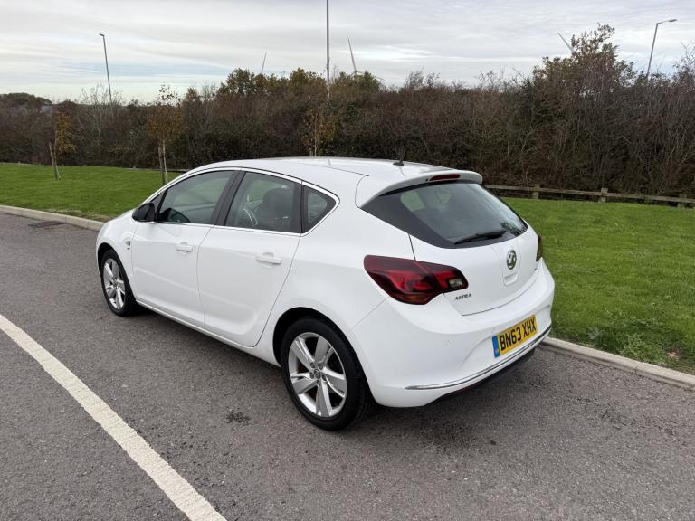VAUXHALL ASTRA 1.6 16v SRi 2013