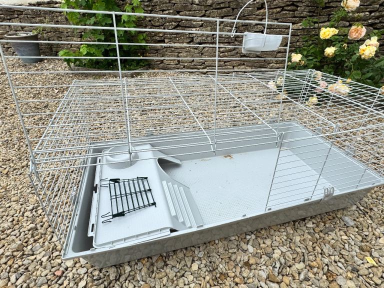 Indoor pet cage - guinea pigs