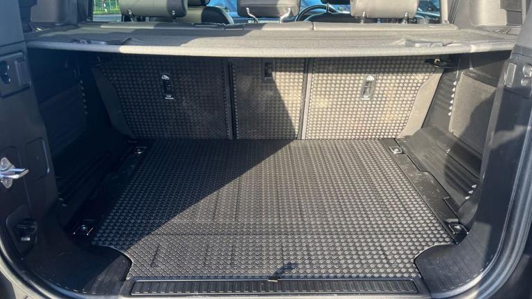 2023 Land Rover Defender Diesel Estate 3.0 D300 X-Dynamic HSE 110 5dr Auto SUV Diesel Automatic