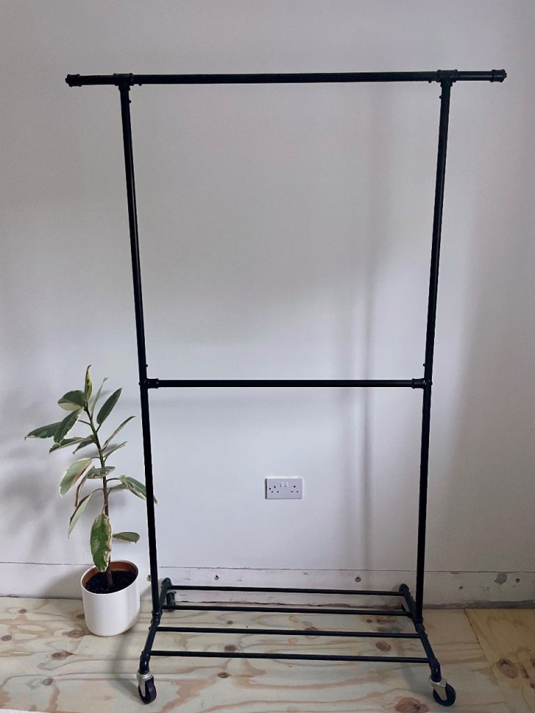 Clothes rail
