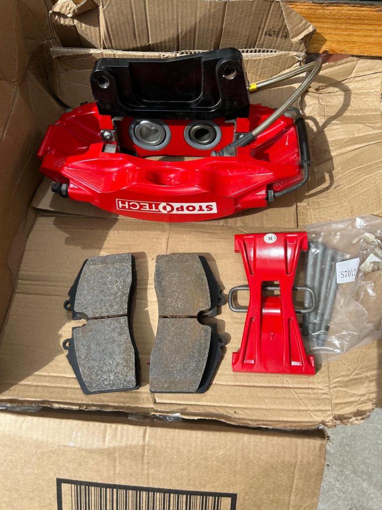 StopTech Big Brake Kit – Lexus IS300 – 4 Pot Calipers + 2-Piece Rotors