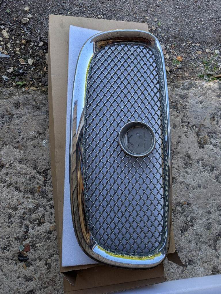 Jaguar XF Front Grill 2013