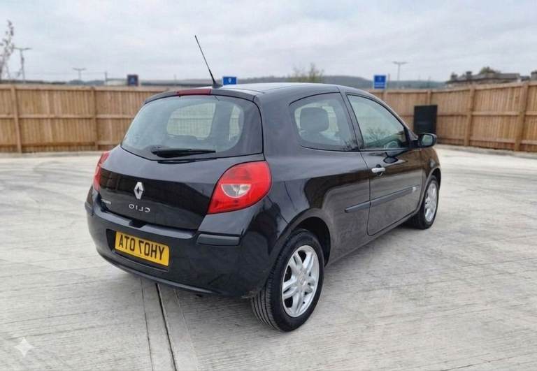 Cheap Renault Clio 1.2 Low Insurance 3Dr Full Service History Low Tax (GOLF A3 POLO FABIA CORSA)