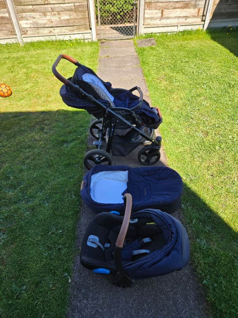 Venicci 3 in 1 baby pram