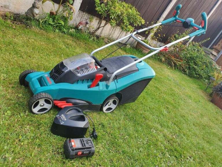 Bosch 34li Cordless 36v Battery Lawn Mower with roller for garden stripes cost £469 new!