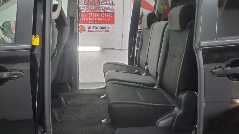 Toyota voxy/noah 2.0 automatic 4 x new tyres 8 seater japanese import 08