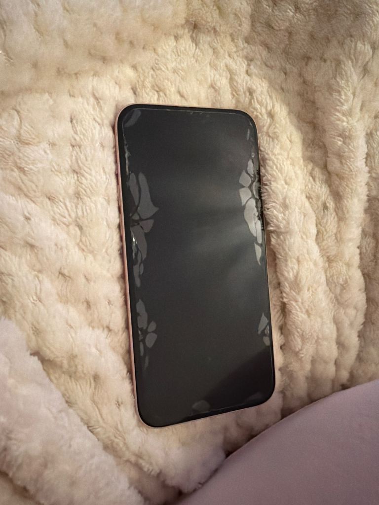 iPhone 15 plus in pink