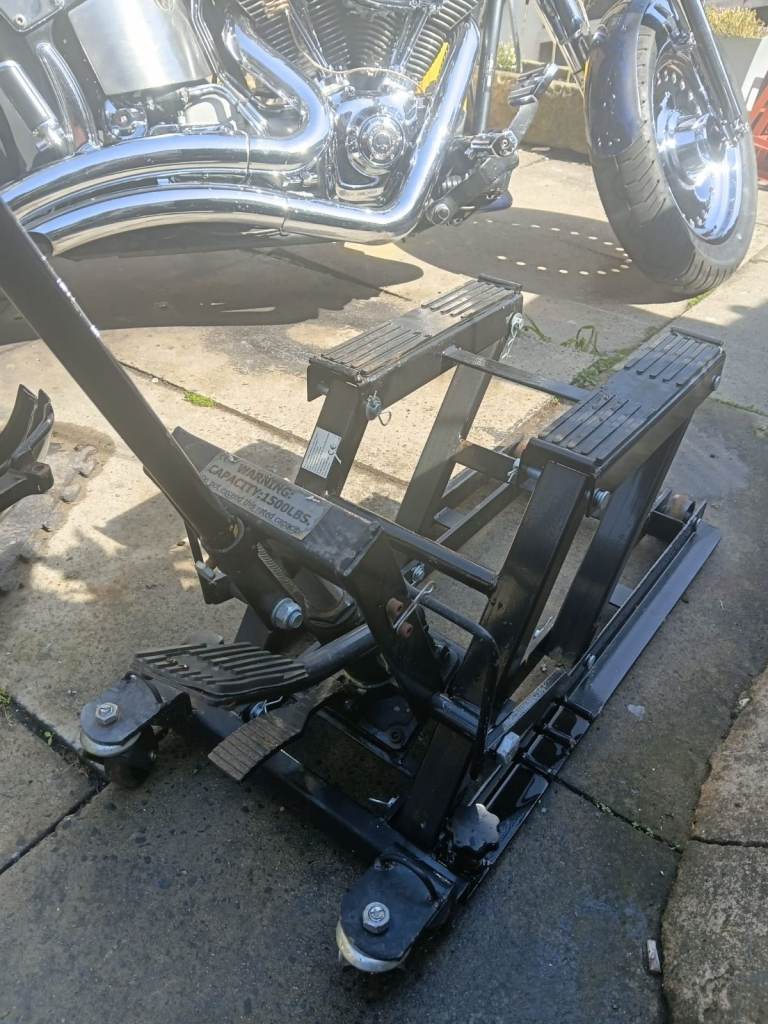 Motorcycle Scissor Lift Jack Stand – Black, Good Condition