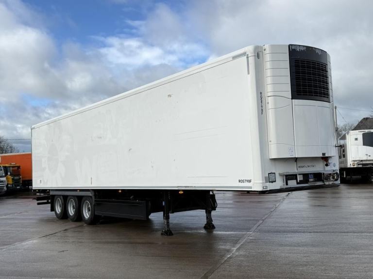 GRAY & ADAMS TWIN EVAP FRIDGE TRI AXLE TRAILER