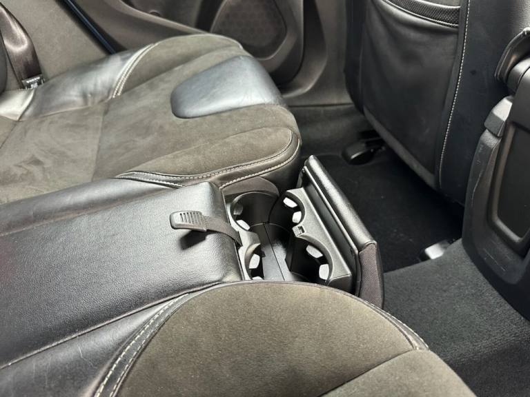 2016 Volvo V40 2.0 D2 R-Design Nav Hatchback 5dr Diesel Manual Euro 6 (s/s) (120 ps) Hatchback Di...