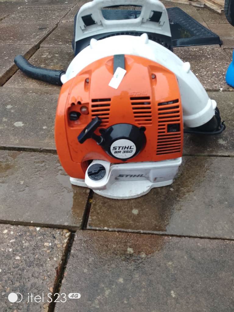 Stihl BR350 backpack leaf blower 