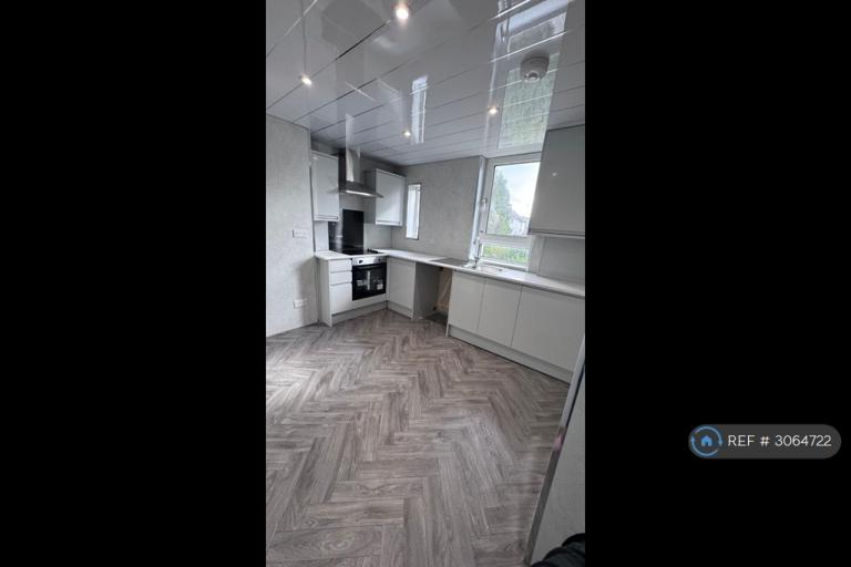 3 bedroom flat in Loch Road, Chapelhall, Airdrie, ML6 (3 bed) (#3064722)