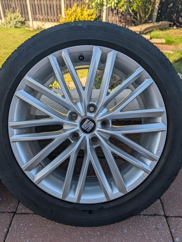 SEAT ATECA 18" ALLOY WHEELS 575601025D 7.0Jx18 ET45