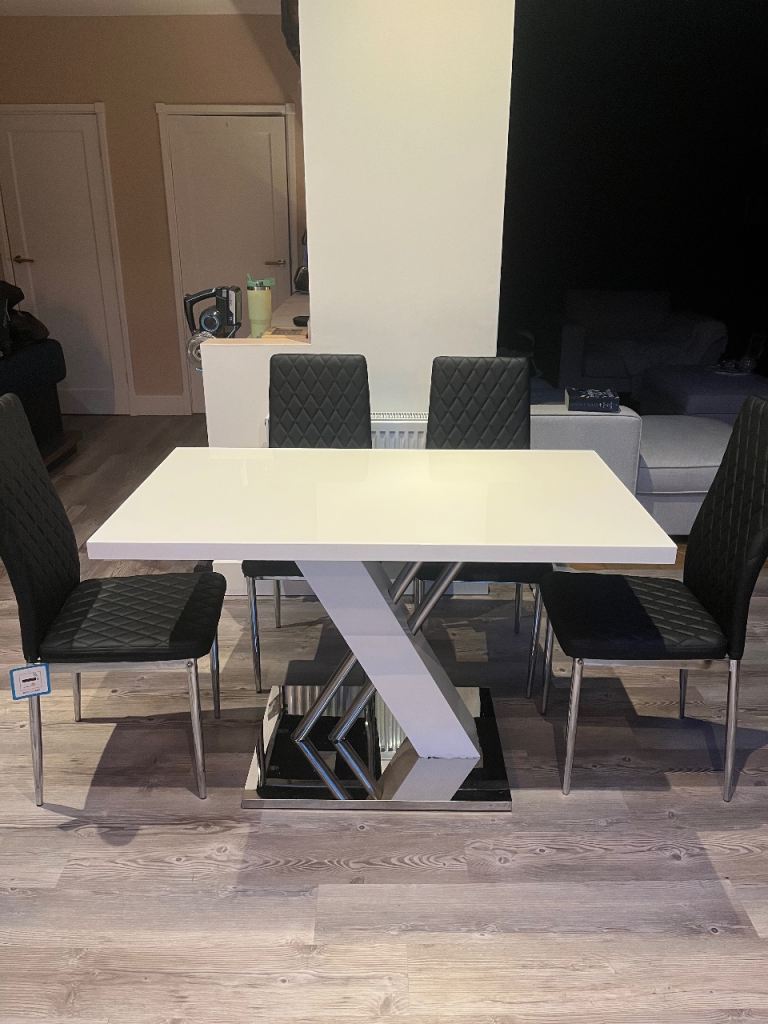 Dining Room table 4 seater with chairs (white/chrome/black) Faux Leather Chairs