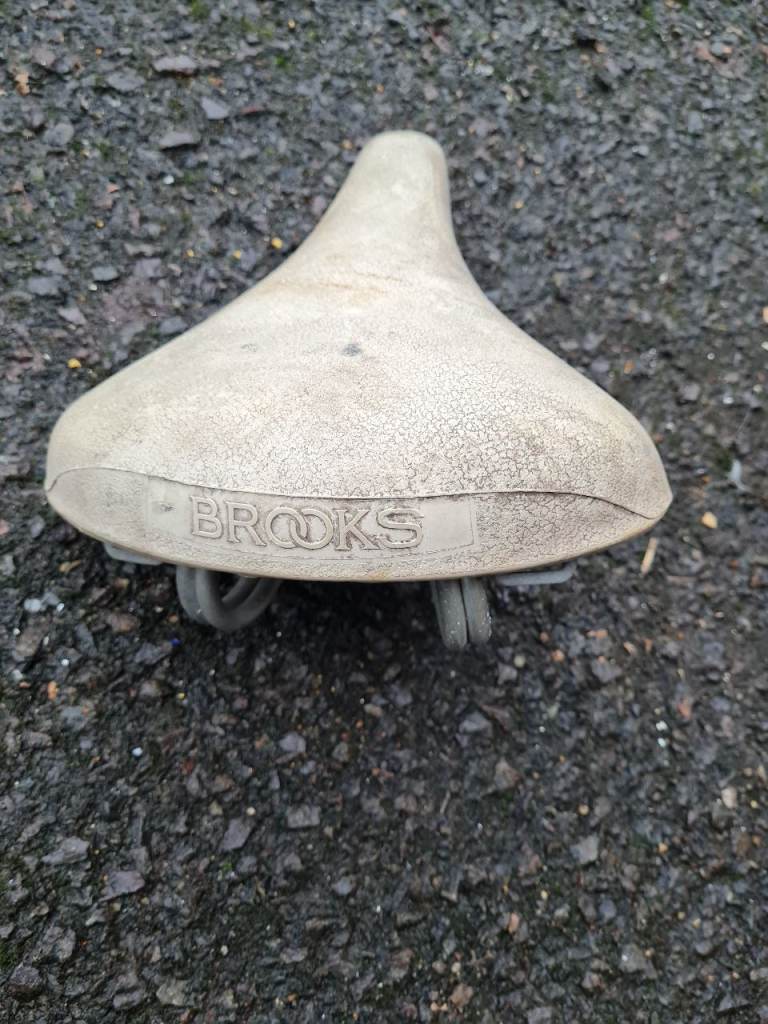 Lady cream white brook saddle