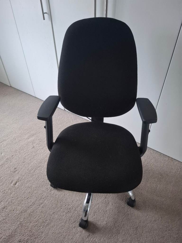 Black Office Chair with Armrests – Good Condition
