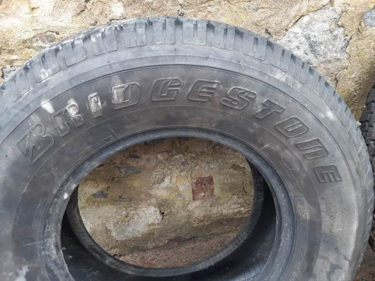 Bridgestone dueller 265 70 16