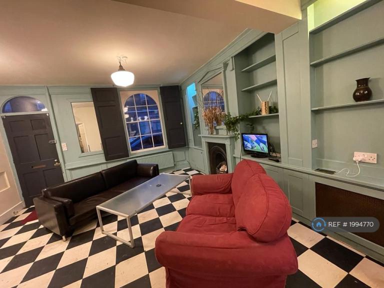 4 bedroom house in Jubilee Street, London, E1 (4 bed) (#1994770)