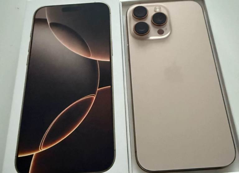 iPhone 16 pro max  256gb like new £600 unlocked with Apple warranty