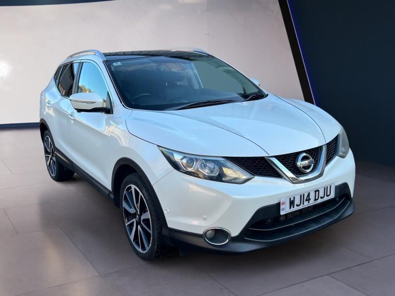 2014 Nissan Qashqai 1.6 dCi Tekna 5dr Xtronic HATCHBACK Diesel Automatic