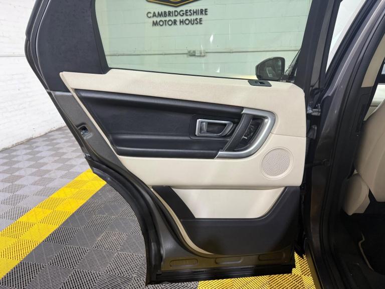 2017 Land Rover Discovery Sport 2.0 TD4 HSE Luxury Auto 4WD Euro 6 (s/s) 5dr ESTATE Diesel Automatic