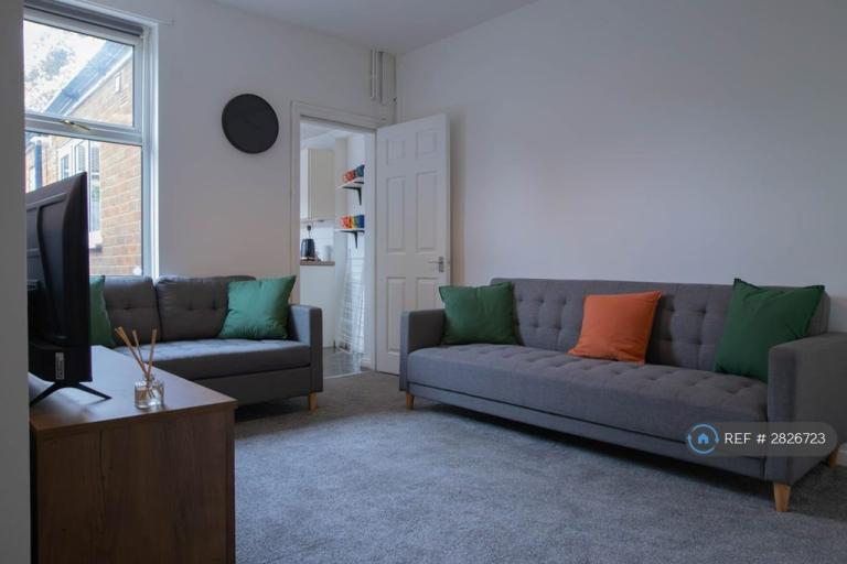 5 bedroom house in South St, Wolverhampton, WV10 (5 bed) (#2826723)