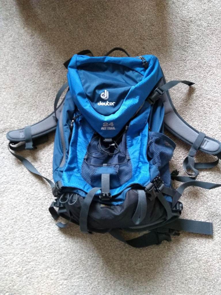 Deuter ACT Trail 24 Backpack – Blue, Good Condition