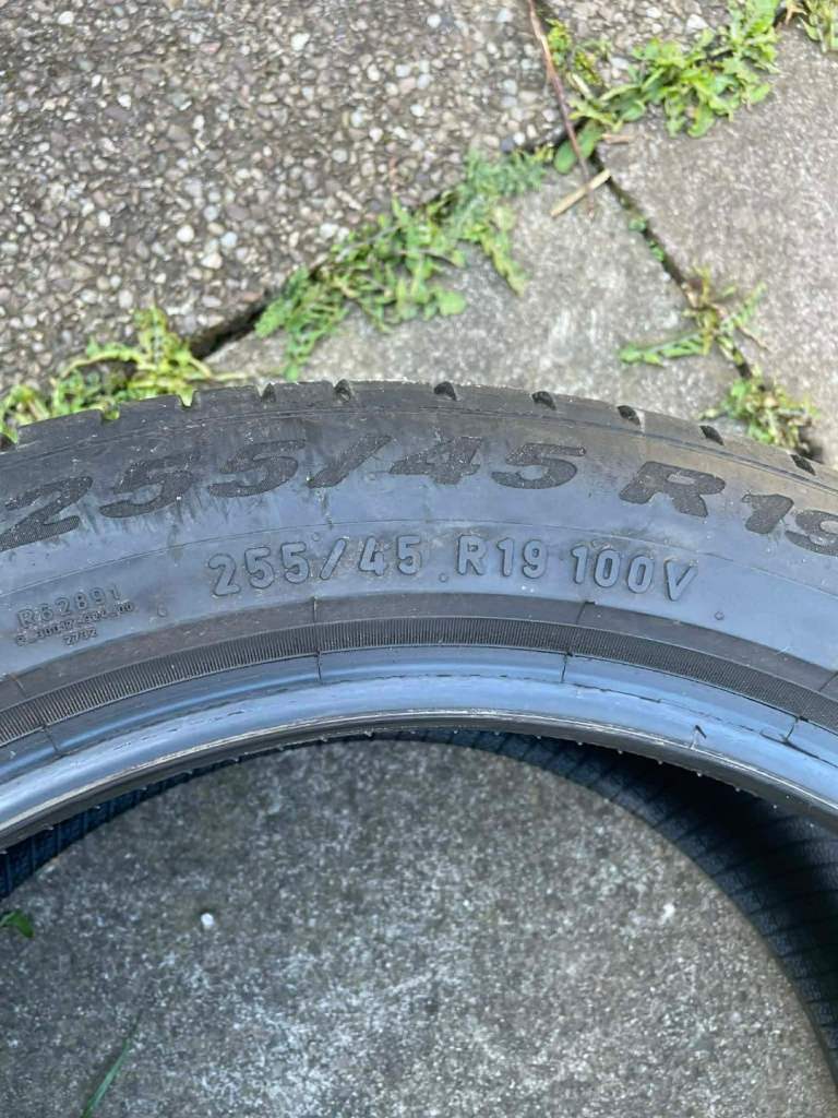 255/45/19 